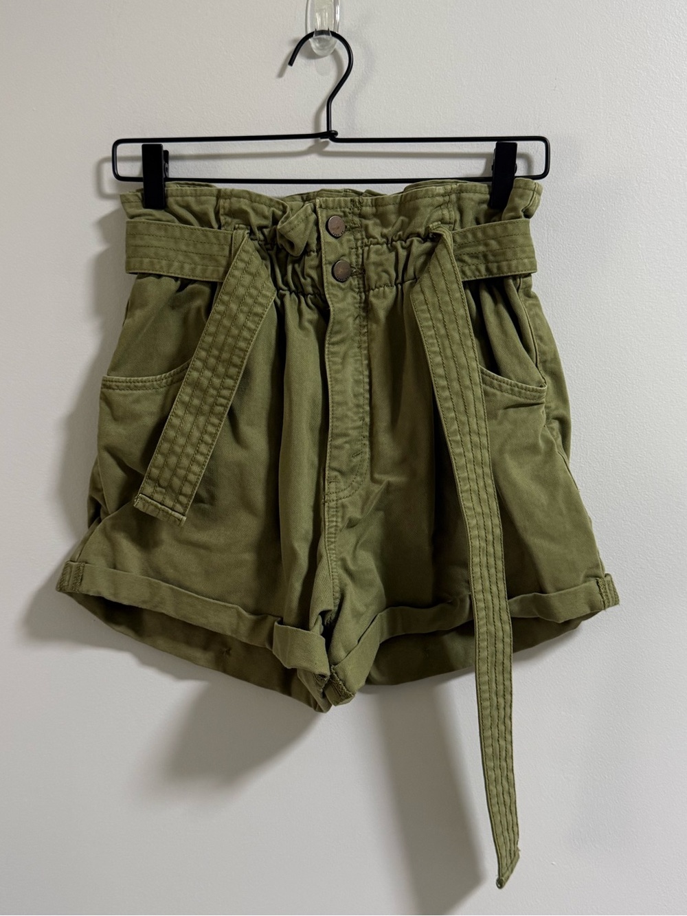 Abercrombie & Fitch Olive High-Waist Paperbag Shorts with Belt - Picture 2 of 8